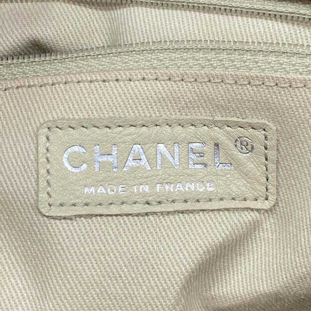 CHANEL Red Lambskin Leather Tote Bag - Picture 5 of 9